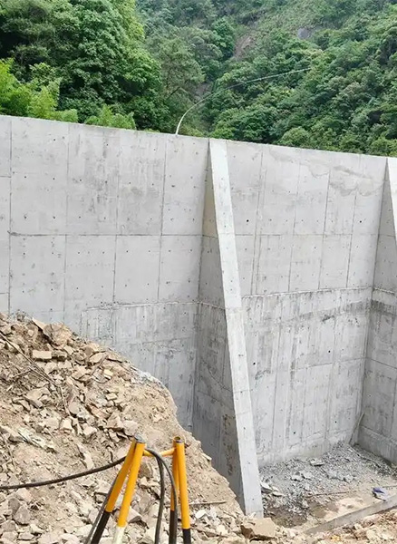 运城万荣县重力式挡土墙